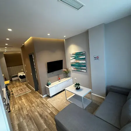 Deluxe Apartment